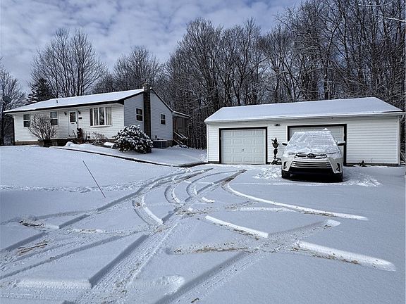 3rd image of 1056 Minard Run Rd