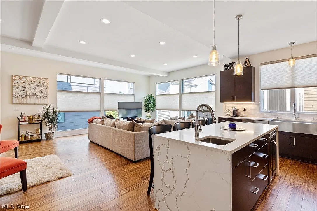 2 bed, 2.5 bath, $3,500 — Photo 3