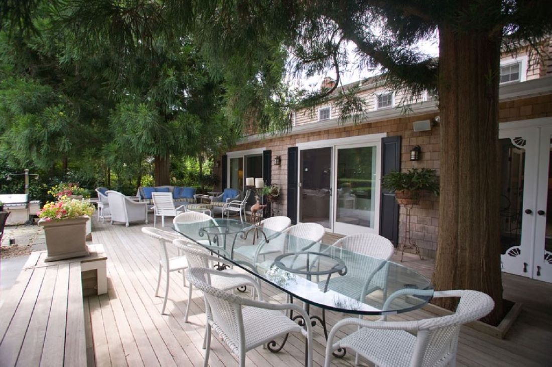  Mahogany Deck with Dining
