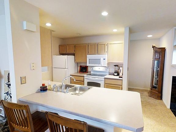 4th image of 2405 Clayton Blvd APT 206