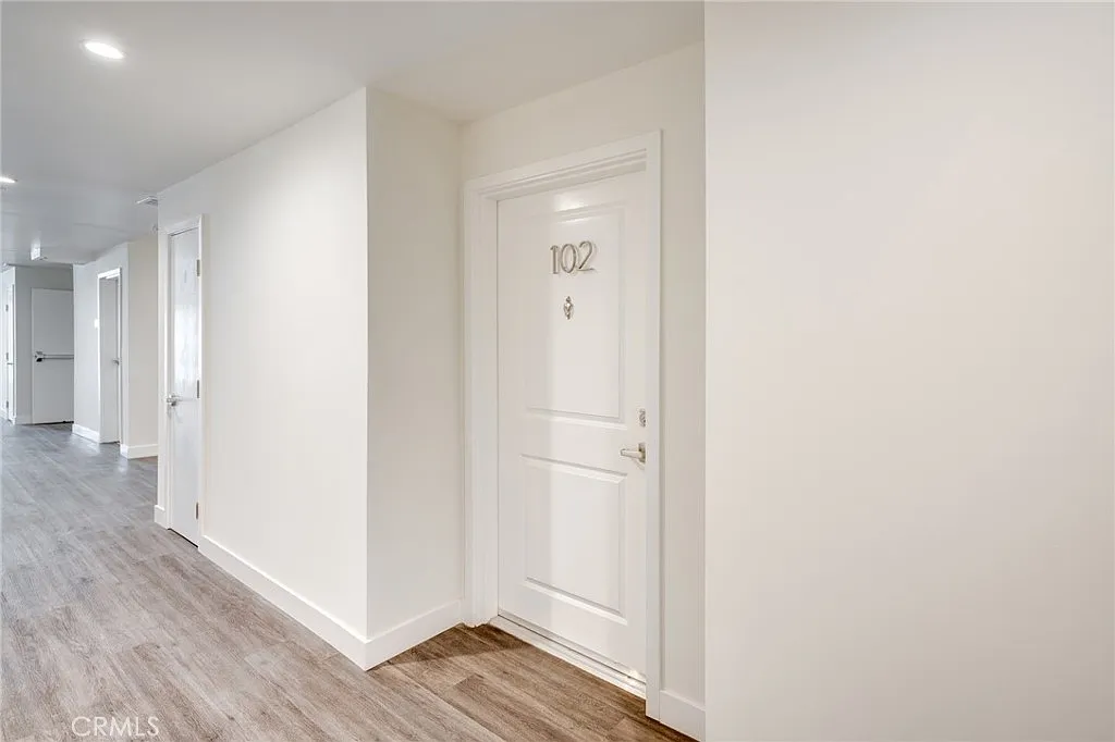 1 bed, 777 sqft, $2,050 — Photo 4