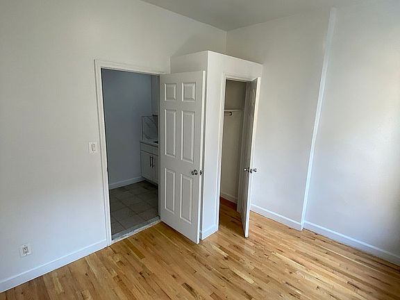5th image of 442 W 54th St #64