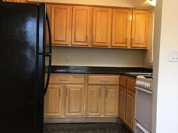 3rd image of 61 Bross Pl APT 36