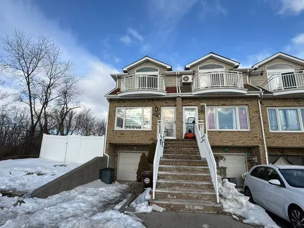 481 Father Capodanno Blvd #1, Staten Island, NY 10305
