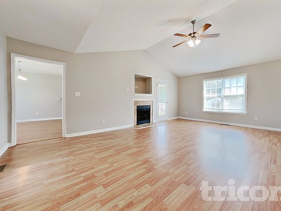2nd image of 51 Bear Oak Dr