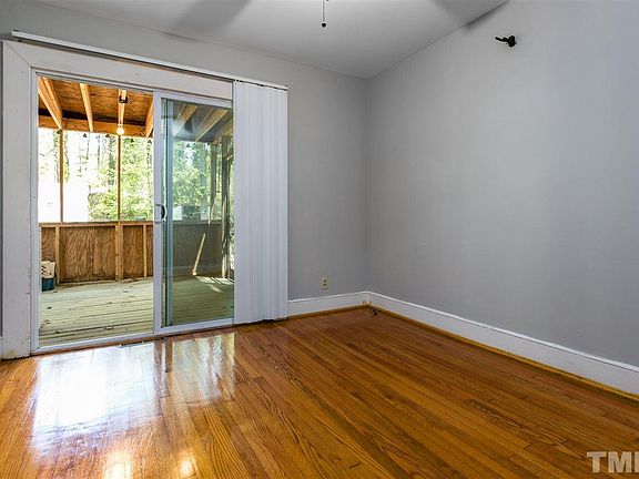 5th image of 418 Gresham Ave