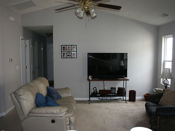 4th image of 233 Baybrook Cir