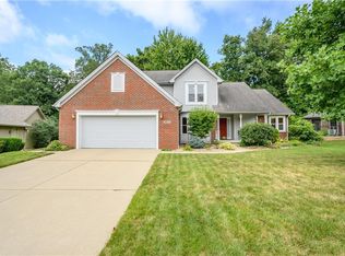 6073 Chinkapin Dr, Columbus, IN 47201