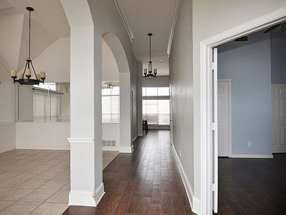 3rd image of 4521 Creekside Dr