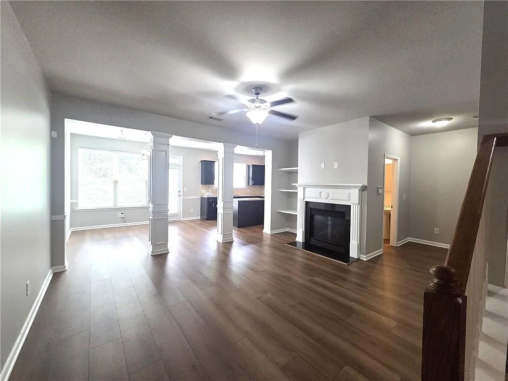3 bed, 2.5 bath, 1974 sqft, $2,300 — Photo 3