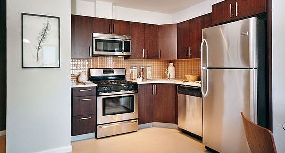 5th image of 2638 21st St APT 7G