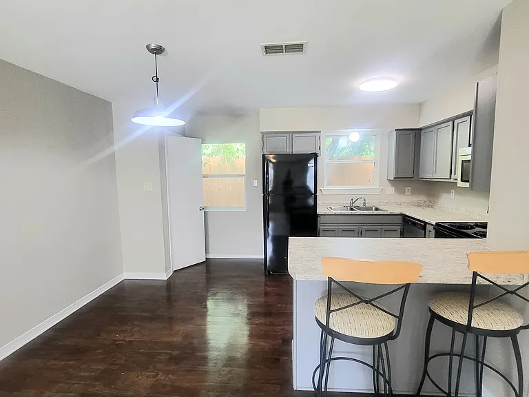 209 E 24th Ave #7 — Photo 7