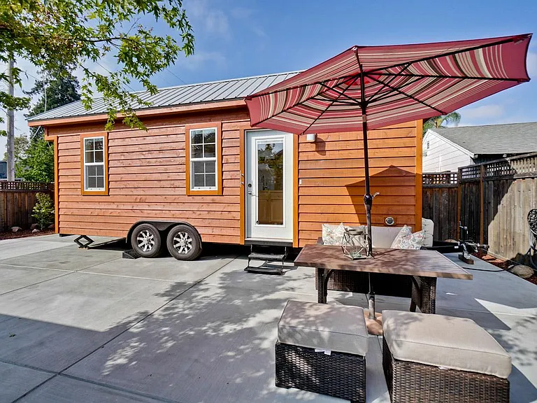 827 Washington St — Photo 10