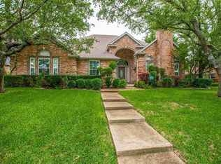 1305 Buxton Dr, Desoto, TX 75115