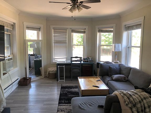 3rd image of 1415 W Hutchinson St #1S