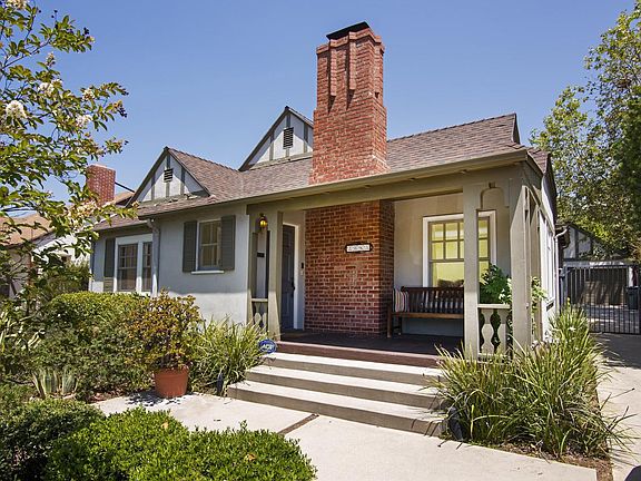 2nd image of 2083 Loma Vista St