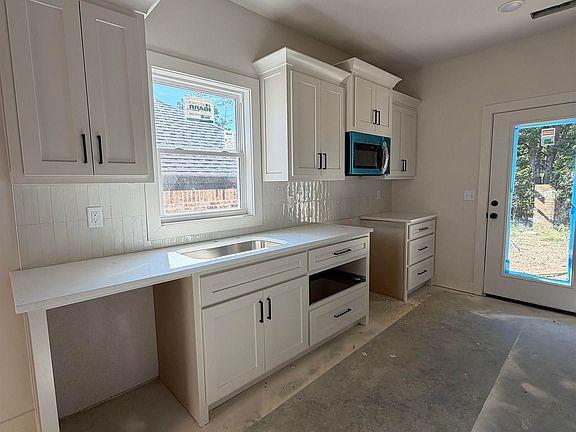 2nd image of 13017 Arthur Ln