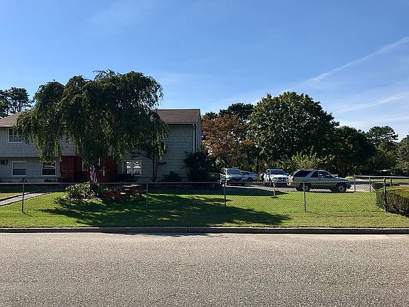 2nd image of 2 Narragansett Ave