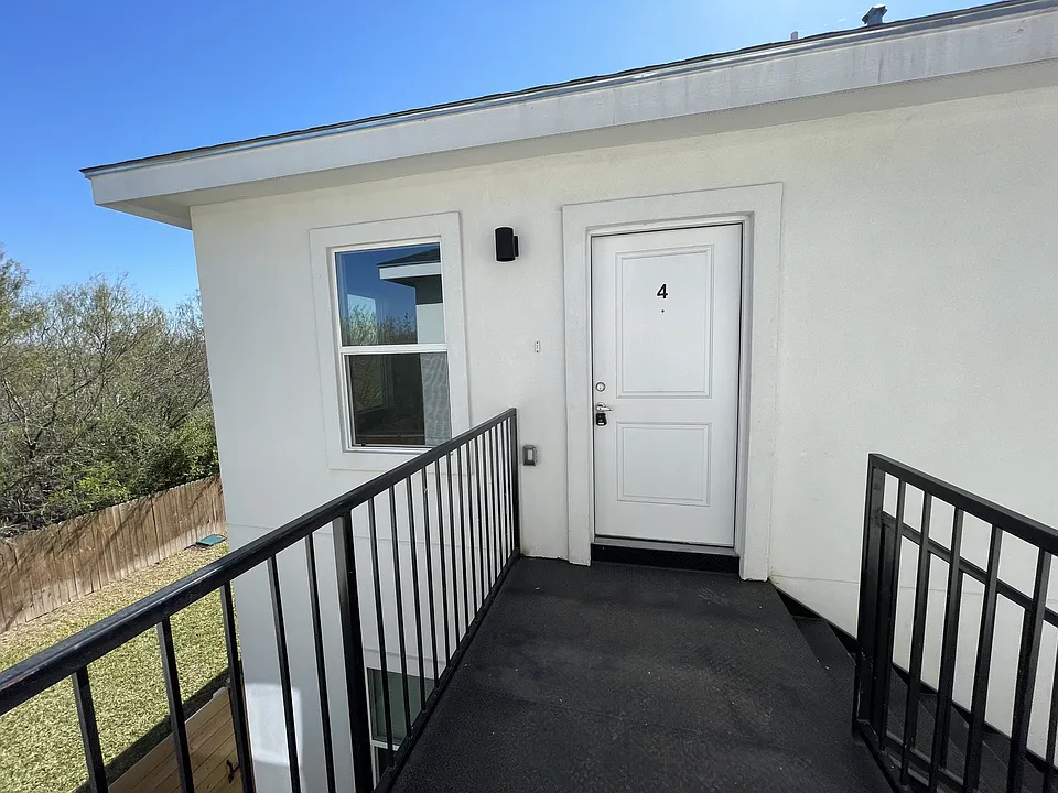 3517 S Dominique Dr #4