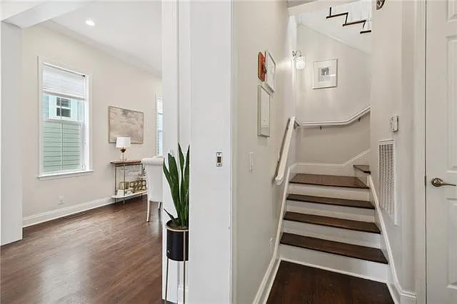 740 Florida Blvd — Photo 16