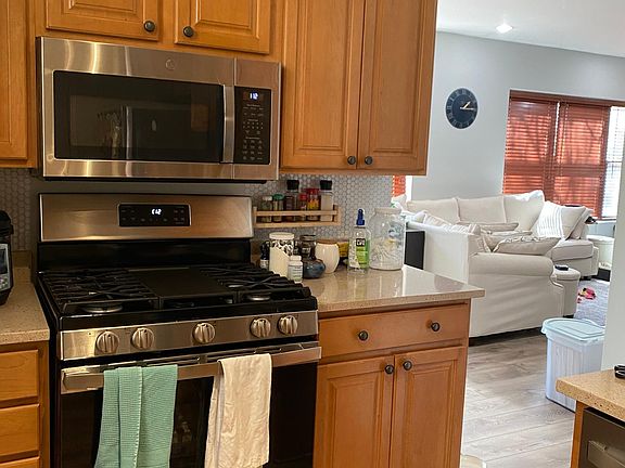 3rd image of 828 W Agatite Ave APT 1