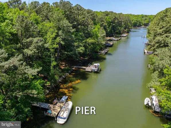 272 Elkins Ln, Lusby, MD 20657