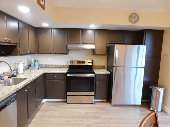 8045 SW 107th Ave APT 314, Miami, FL 33173