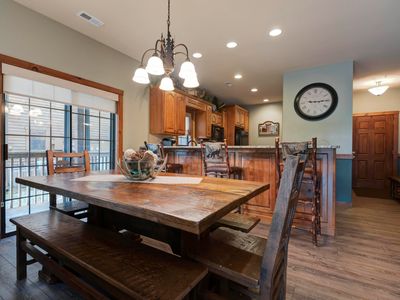 375 Village Trl, Branson, MO, 65616