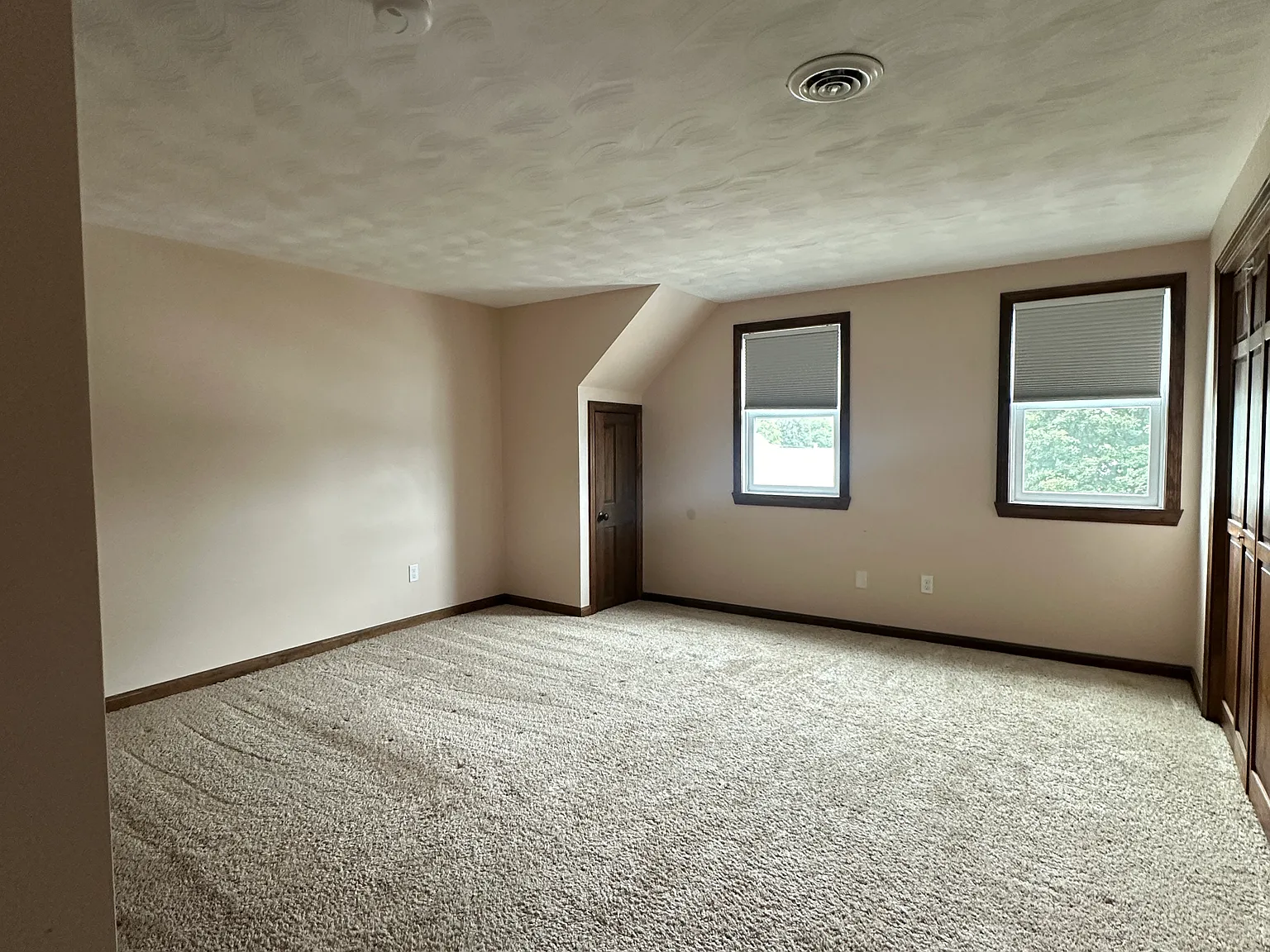 2 bed, 1100 sqft, $2,250 — Photo 4