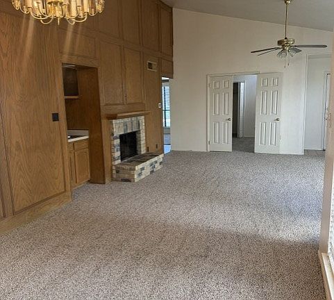 3rd image of 4424 Junction Dr