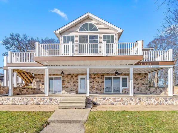 691 Pearl Beach Rd, Coldwater, MI 49036