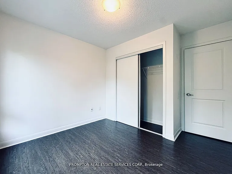 19 Anndale Dr #Townhouse 10 — Photo 10