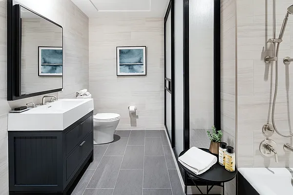 Rented by Extell Marketing Group LLC | media 24