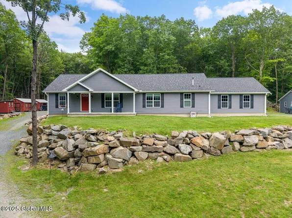 137 Old Road, Cropseyville, NY 12052