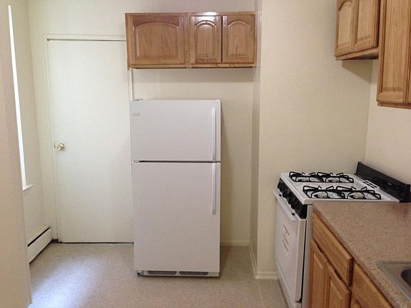 4th image of 8465 127th St