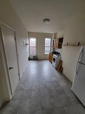 Rented by Reyes & Elsamad Real Estate Group | media 8