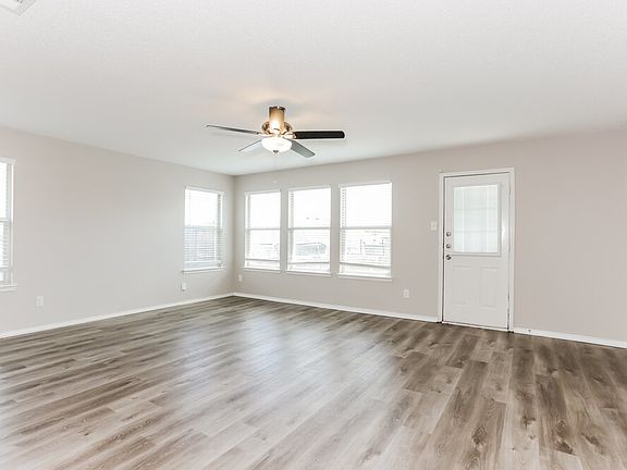 3rd image of 608 Candelila Dr