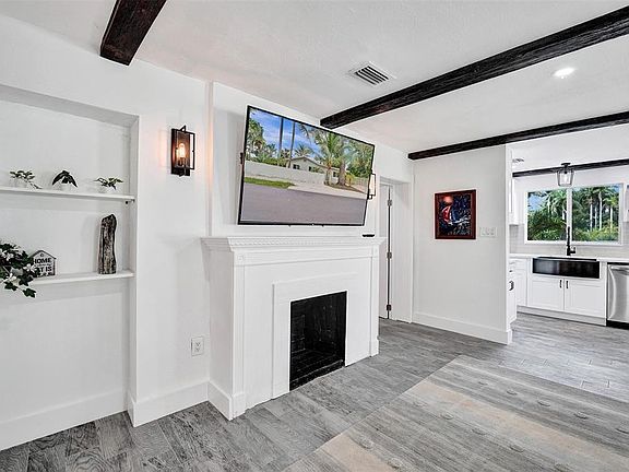 5th image of 1836 SW 22nd Street