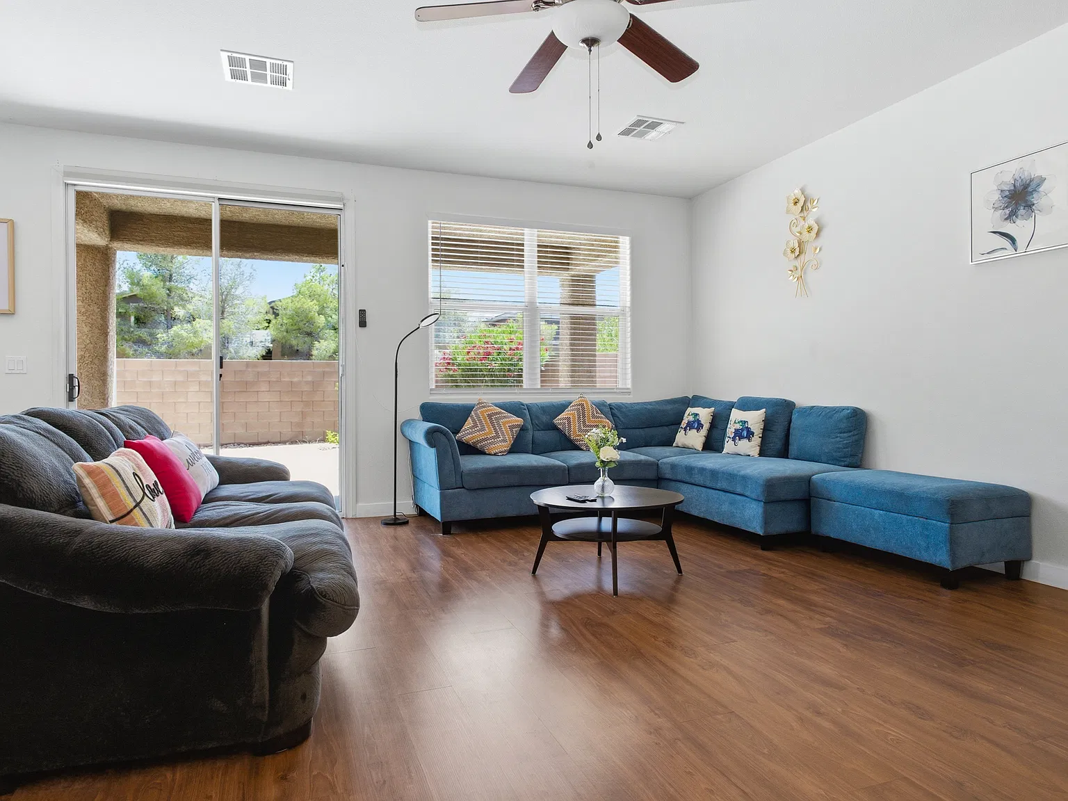 4 bed, 2494 sqft, $3,200 — Photo 4
