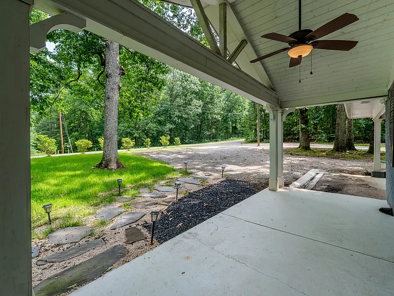 2514 Glover Rd — Photo 2