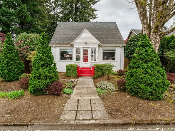 139 NW 6th Ave, Canby, OR 97013