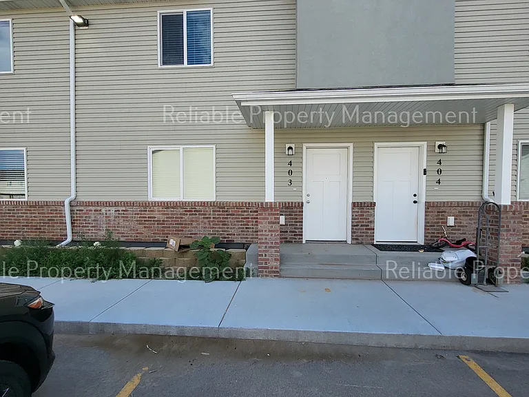 2015 Lawrence Ln #403 — Photo 1