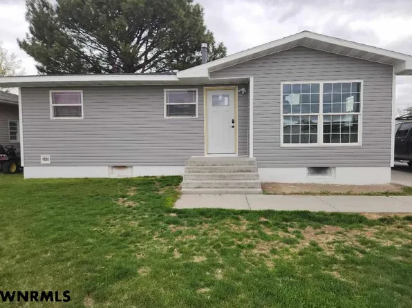 760 J St, Gering, NE 69341