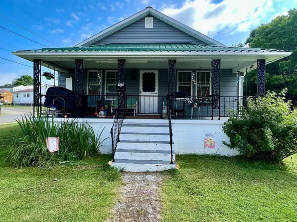 320 Martin Ave E, Oak Hill, WV 25901