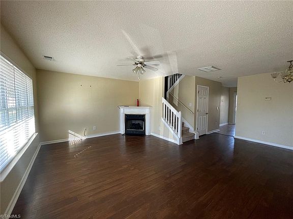 5th image of 3093 Kensington Pl