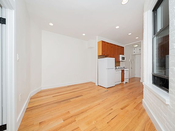 2nd image of 340 W 17th St APT 2B