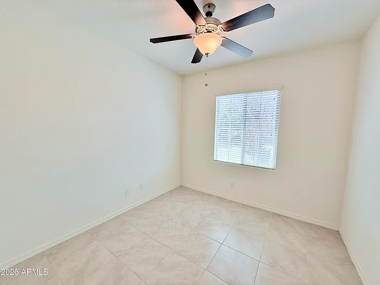 4722 E Tremaine Ave — Photo 8