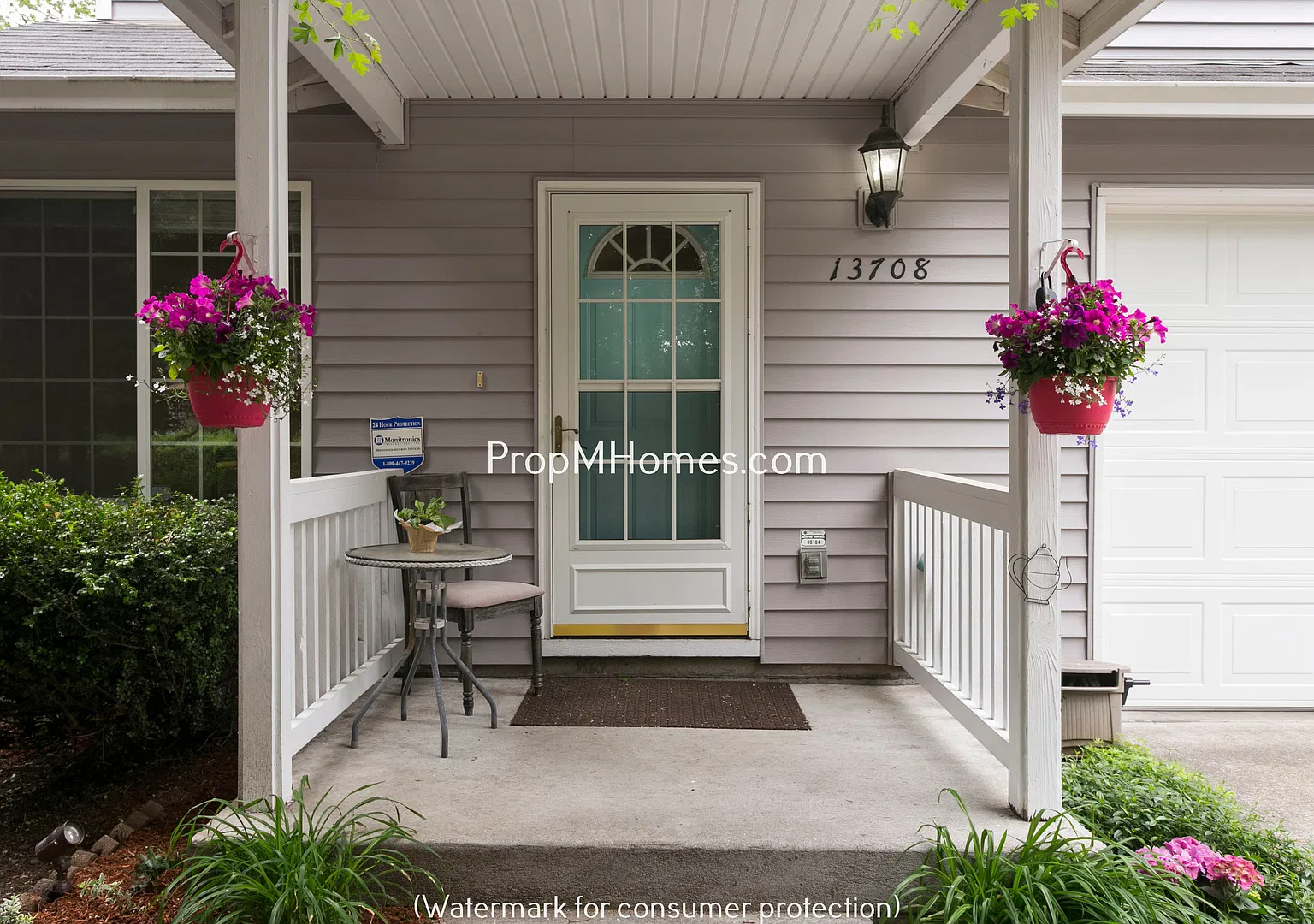 Beautiful Four Bedroom Home In Portland's Pleasant Valley! Near Powell Butte Park! — Photo 2