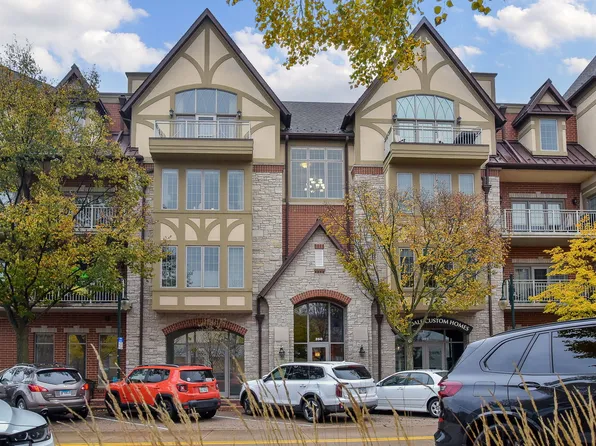 350 S 1st St Unit 402, St Charles, IL 60174