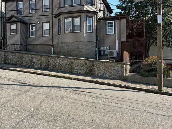 117 Last St, Fall River, MA 02724